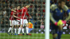 Manchester United bleibt im Rennen