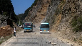 Dutzende Tote nach Erdbeben