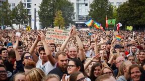 Rechte Bewegungen oder Bewegungen gegen rechts?
