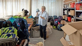 Das gute Werk der Schulranzen-Omi