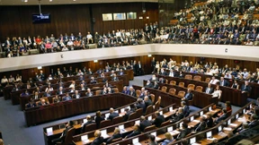 Parlament stimmt für seine Auflösung