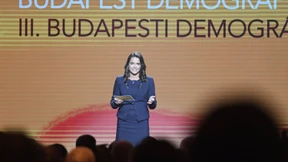 Eine junge Frau für Orbán