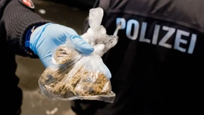 Polizei findet Drogen bei 73 Jahre alten Mann