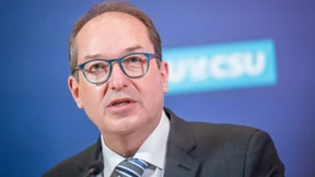 Dobrindt bringt U-Ausschuss zu Abhörskandal ins Spiel