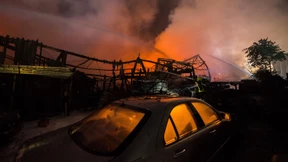 Lagerhalle mit Luxusautos in Frankfurt abgebrannt