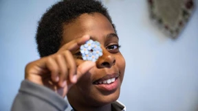 Elfjähriger Asylbewerber bricht Spendenrekord in Schweden