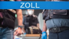 Reisender hat Steuern nicht bezahlt – Zoll nimmt ihm Gold ab