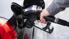 Benzin und Öl werden immer billiger