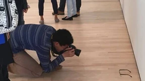 Kunst-Streich mit Brille