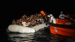 Boot mit mehr als Hundert Flüchtlingen gekentert