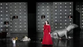 Ab durch die Bühnenklappe