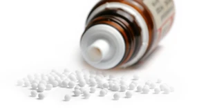 Warum Homöopathie als wirksam beworben werden darf