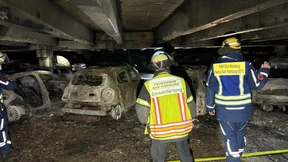 36 Autos brennen in Bad Homburg aus