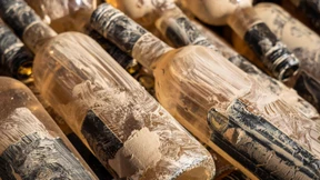 Winzer aus dem Ahrtal verkaufen „Flutwein“