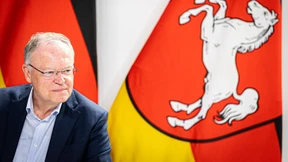 Stephan Weil als Ministerpräsident bestätigt