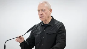 Israels Verteidigungsminister auf schwierigem Terrain