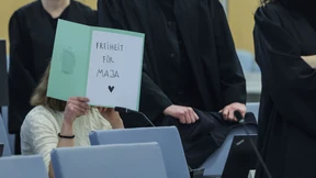 Prozess gegen mutmaßliche „Antifa-Ost“-Mitglieder beginnt