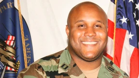 Flüchtiger früherer Polizist wegen Mordes angeklagt