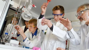 Mehr arbeitslose Ärzte, Ingenieure, Chemiker und Informatiker