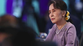 Aung San Suu Kyi wird vorgeführt