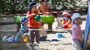 Kind gräbt Granate auf Spielplatz aus und bringt sie nach Hause