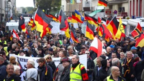 Knapp 1000 Rechte ziehen durch Berlin