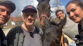 Vom Fußballer mit Pferd zum Yogi in die Höhle