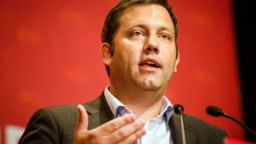 Vorschlag von SPD-Generalsekretär: Ein Jahr bezahlte Freizeit