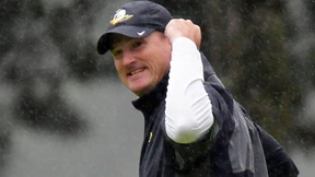 Der Golfer auf dem Kart