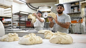 Ukrainer, Syrer und Afghanen übernehmen die Brot-Jobs