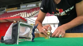 Um die Ecke schießen