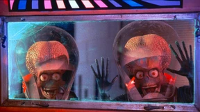 Alien vs. Feministin: Wenn Metoo-Linke Donald Trump zuarbeiten