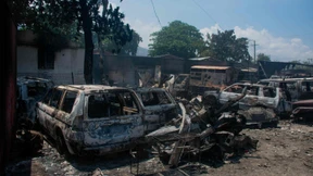 Brandanschläge auf Dutzende Fahrzeuge