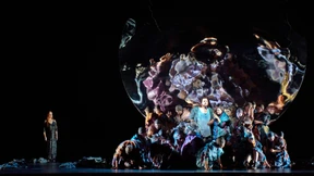 Zauberschloss im Hohlspiegel