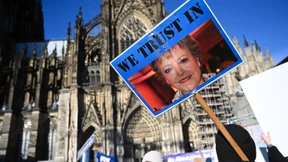 Hunderte demonstrieren in Köln für die „Lindenstraße“