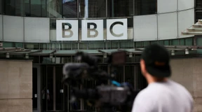 Anwalt sagt, Story über Pornofotos für BBC-Moderator sei falsch