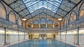 Mit der U-Bahn durchs Gesamtkunstwerk