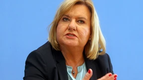 Högl beklagt mangelnde Ausrüstung