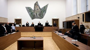 Dann nahm sie schreckliche Rache