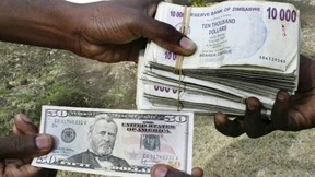 Zimbabwe-Dollar wird eingestampft 