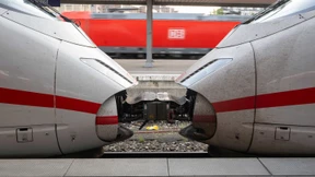 Mann springt auf anfahrenden ICE – der beschleunigt auf 282