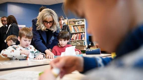 Brigitte Macron ist für Schuluniformen – so, wie die Rechtspopulisten