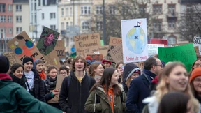 Tausende Schüler demonstrieren für bessere Klimapolitik