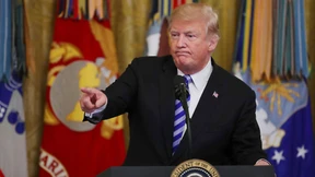 Dr. Seltsam oder: Warum kündigt Washington?