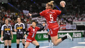 Abseits des Rasens wird es dunkel