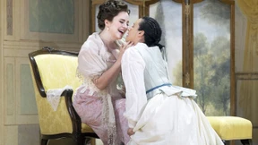 Gräfliche Gnaden singen beim Baden