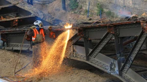 Hälfte aller Industrieunternehmen beklagt Lieferengpässe