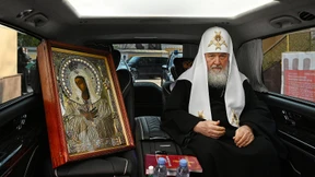 Ikonen küssen trotz Corona