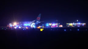 Flieger rollt bei Landung über Bahn hinaus