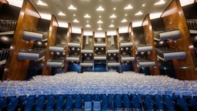 Vorhang auf, mit zehn Jahren Verspätung